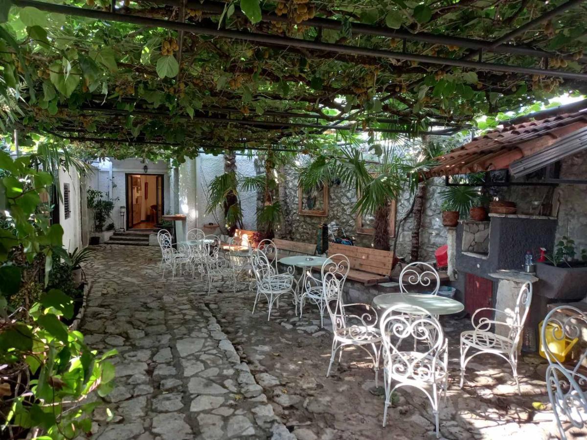 Heart Of Old Town Guesthouse Podgorica Exterior foto
